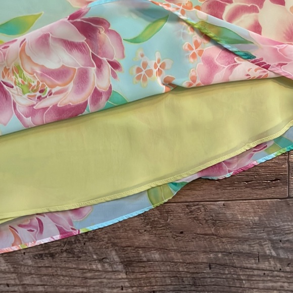 Women’s Floral Skirt - Picture 3 of 5